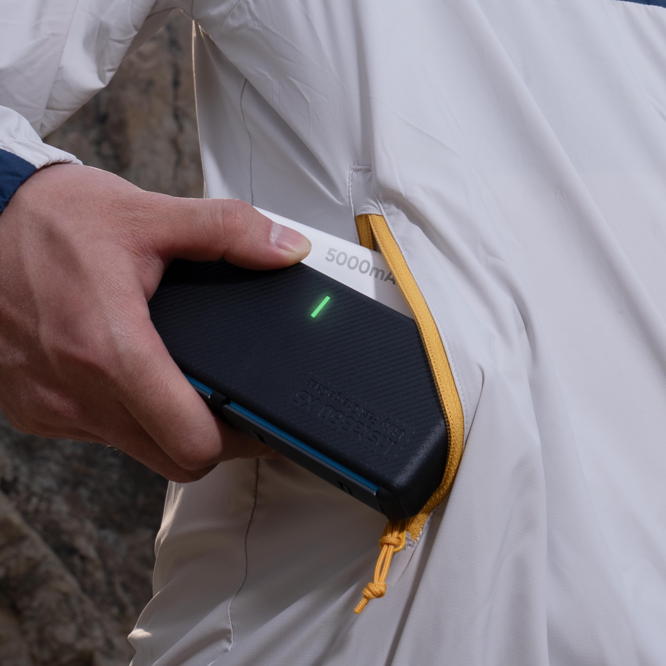 insta360-x5-bo-tier-de-charge-rapide-station-2-batteries-powerbank image 7