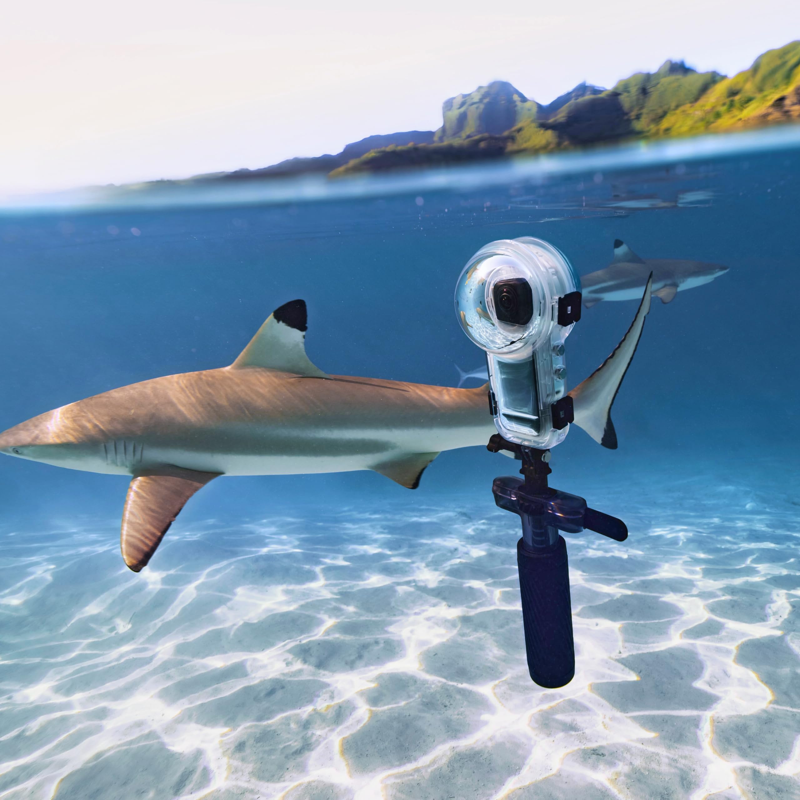 insta360-compagnon-de-plong-e-flottabilit-r-glable-50-m-s-rie-x image 5