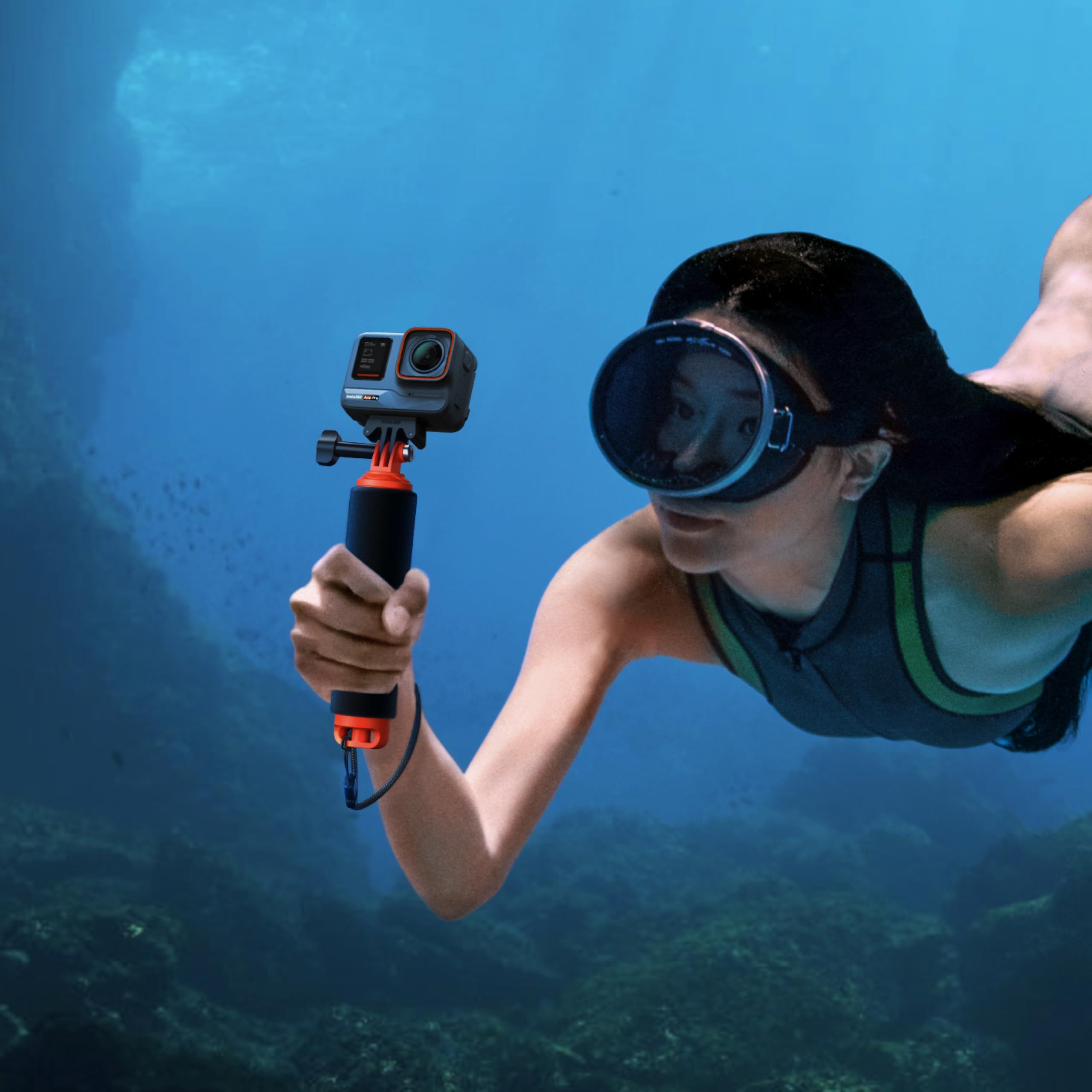 insta360-poign-e-flottante-noir-et-orange-support-flottant-antid-rapant image 4